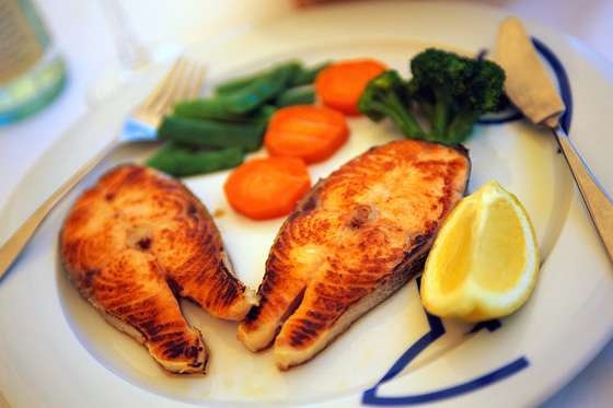 Pescado relleno con arroz