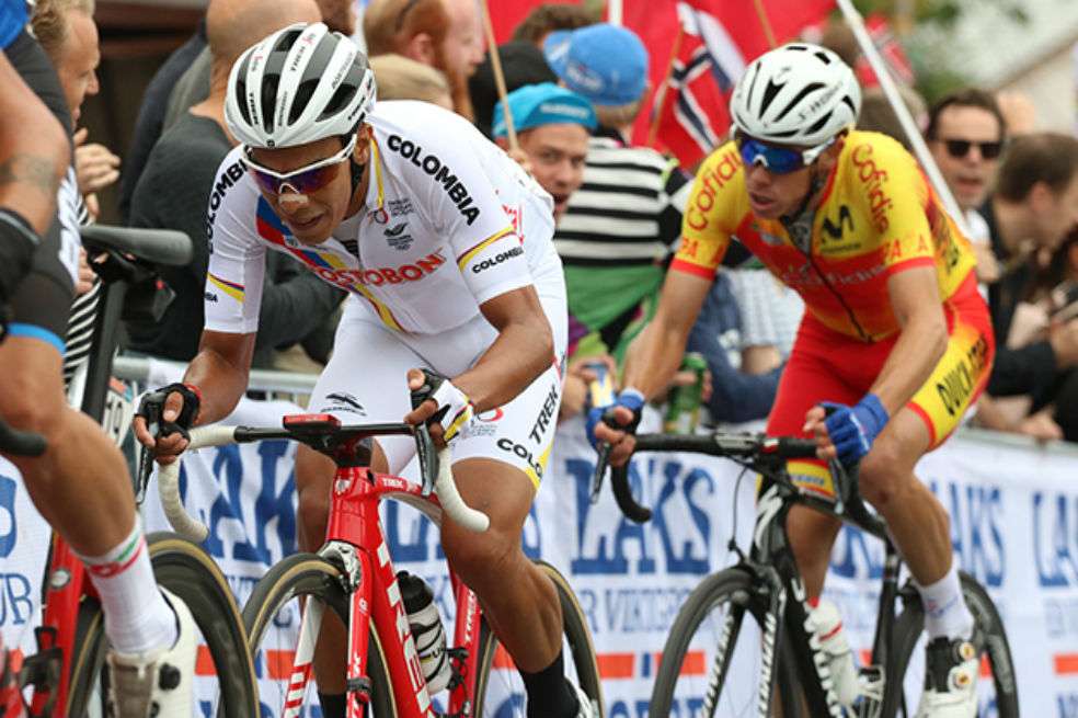 Jarlinson Pantano y Darwin Atapuma liderarán la selección de Colombia Manzana Postobón en la carera Colombia Oro y Paz. / @fedeciclismocol