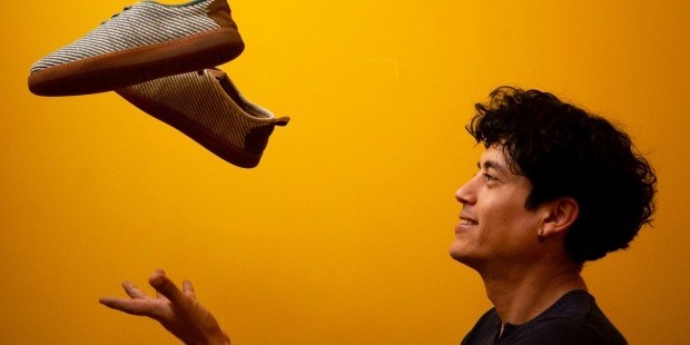 Empresa textil europea fabrica zapatos biodegradables con fibra de plátano colombiano