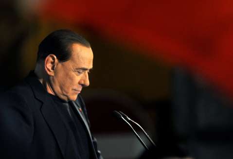 Adiós a las “chicas bunga bunga”: familia de Berlusconi les retira apoyo económico