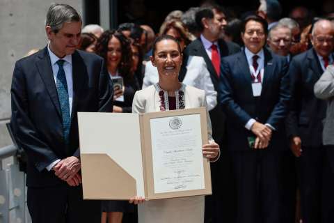 Sheinbaum recibió constancia como presidenta electa de México