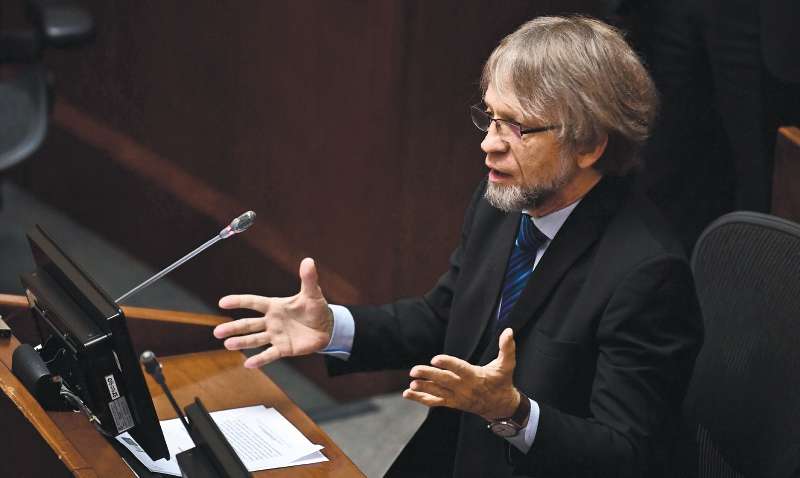 El profesor Antanas Mockus creó Corpovisionarios en 2001. Desde hace dos años no tiene vinculo alguno con la organización.