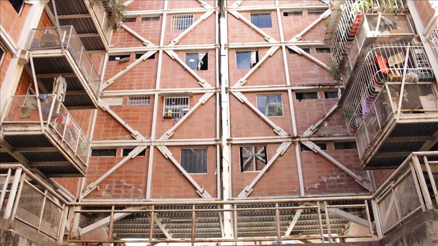Urbanismo Santa Rosa, que fue construido en el marco de la Gran Misión Vivienda Venezuela, el programa de viviendas sociales del chavismo, sobre la Avenida Libertador, en Caracas