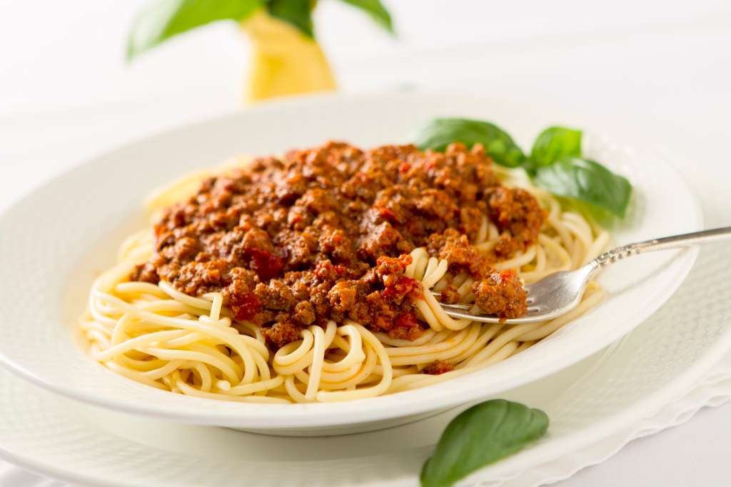 Espaguetis con carne molida