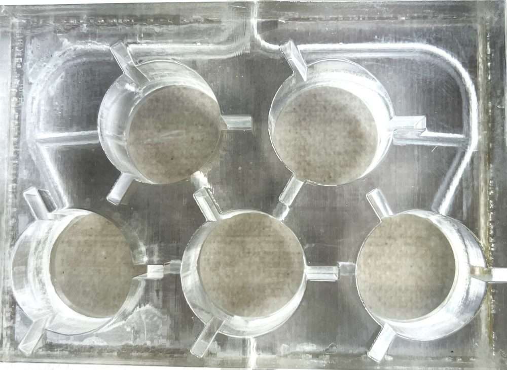 El dispositivo de plástico "body-on-chip" genera imágenes en 3D que muestra lo que sucede con los órganos al recibir un fármaco.