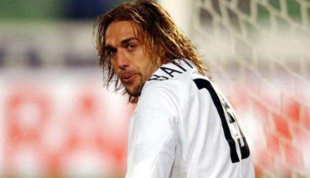 Gabriel Omar Batistuta, legendario goleador argentino, y quien perdió los meniscos por las infiltraciones y el esfuerzo extremo en más de 15 años de carrera. / Cortesía