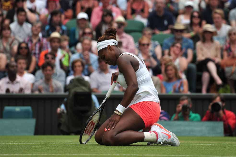 La estadounidense Serena Williams tras perder su partido en octavos de final de Wimbledon. / AFP