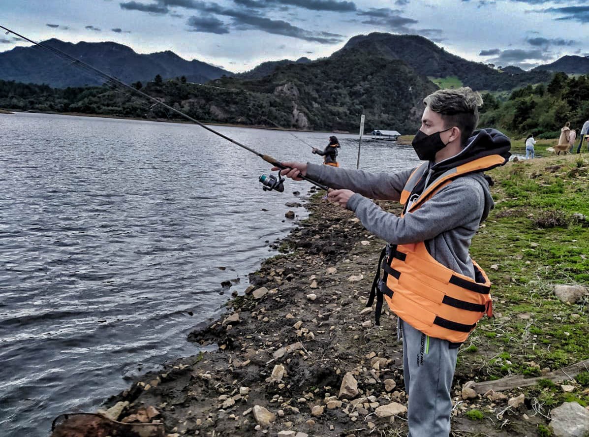 Colombia no tendrá pesca deportiva. La actividad fue prohibida por la Corte Constitucional en 2022, y la sentencia entró en vigencia este año.