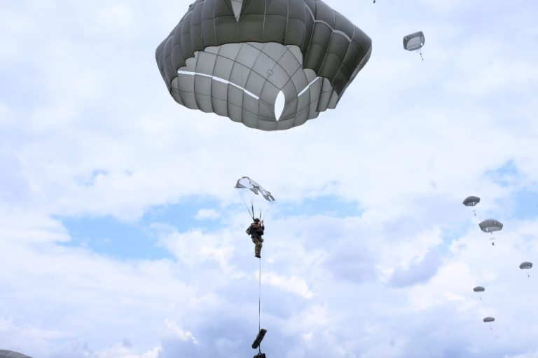 El ejercicio que realizaron militares colombianos y estadounidenses, en imágenes