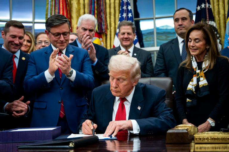La firma de Trump lo hizo oficial: se acabó el cierre del gobierno más largo en EE. UU.