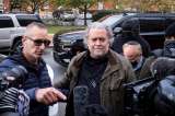 Steve Bannon, exasesor de Trump, se entrega al FBI tras ser acusado de desacato