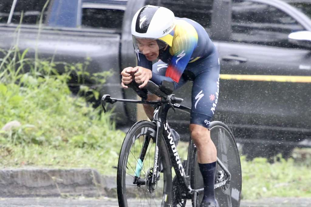Miguel Ángel 'Supermán' López, líder de la Vuelta a Colombia.