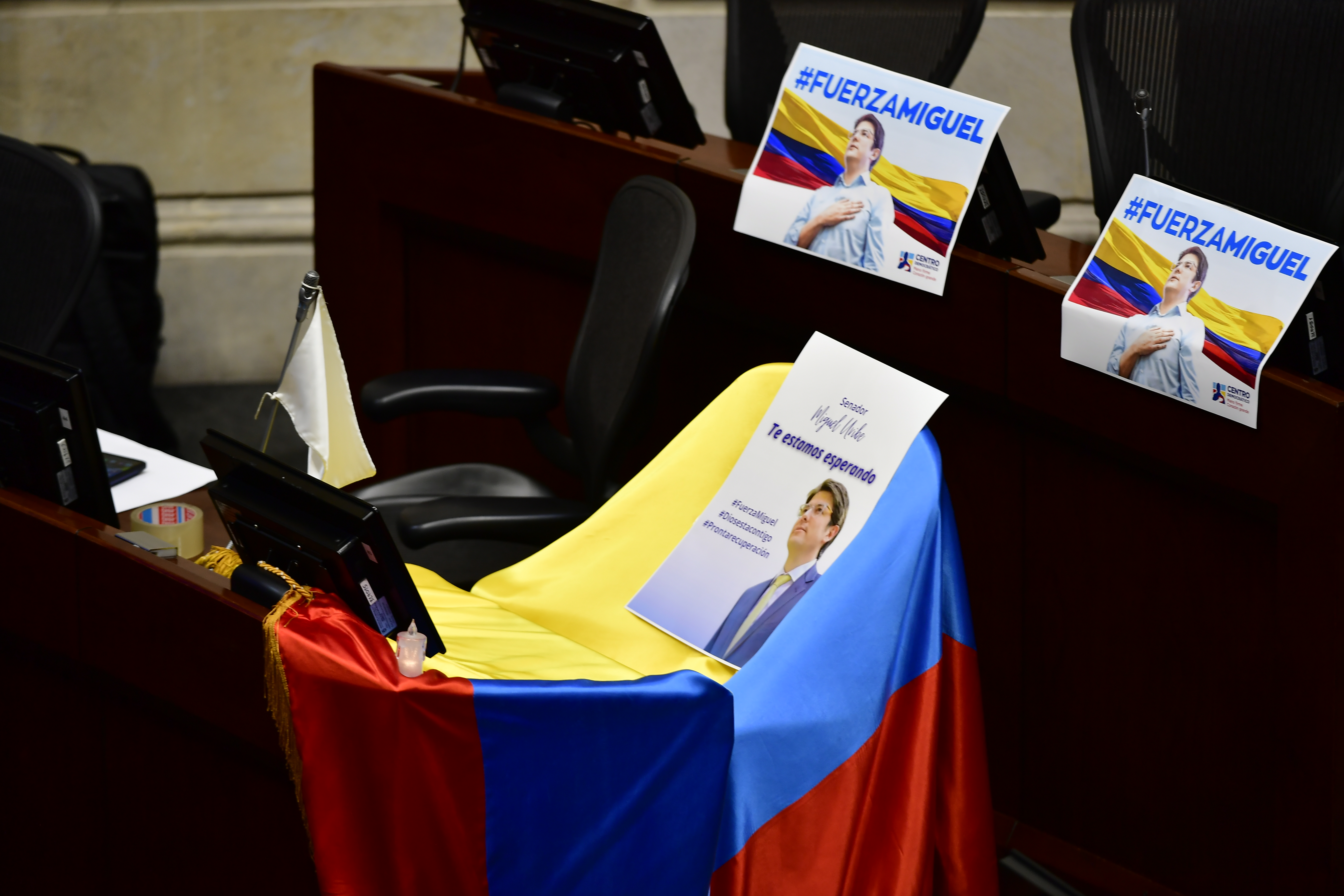 Sesión en el Senado, días después del atentado al senador Miguel Uribe Turbay.