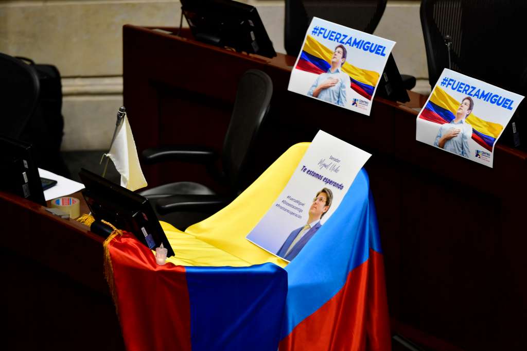 Sesión en el Senado, días después del atentado al senador Miguel Uribe Turbay.