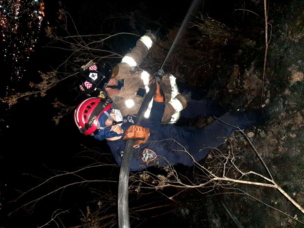 Operativo de rescate por del Bomberos Voluntarios de Bogotá.