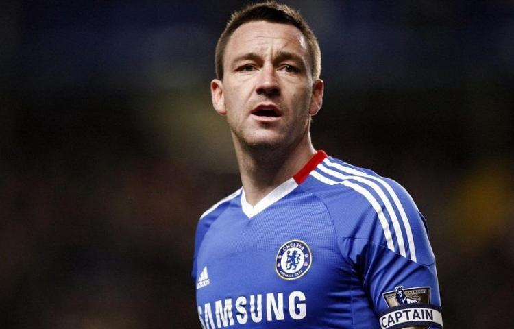 Capello cree que Terry debería volver a jugar con la selección inglesa
