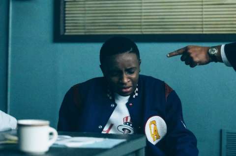 Demandan a Netflix por el interrogatorio de la serie "Así nos ven"