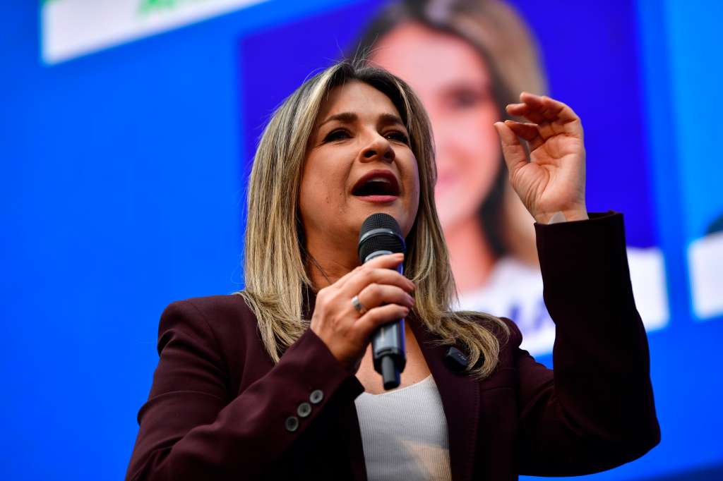 Candidata a la presidencia e integrante de la Gran Consulta por Colombia