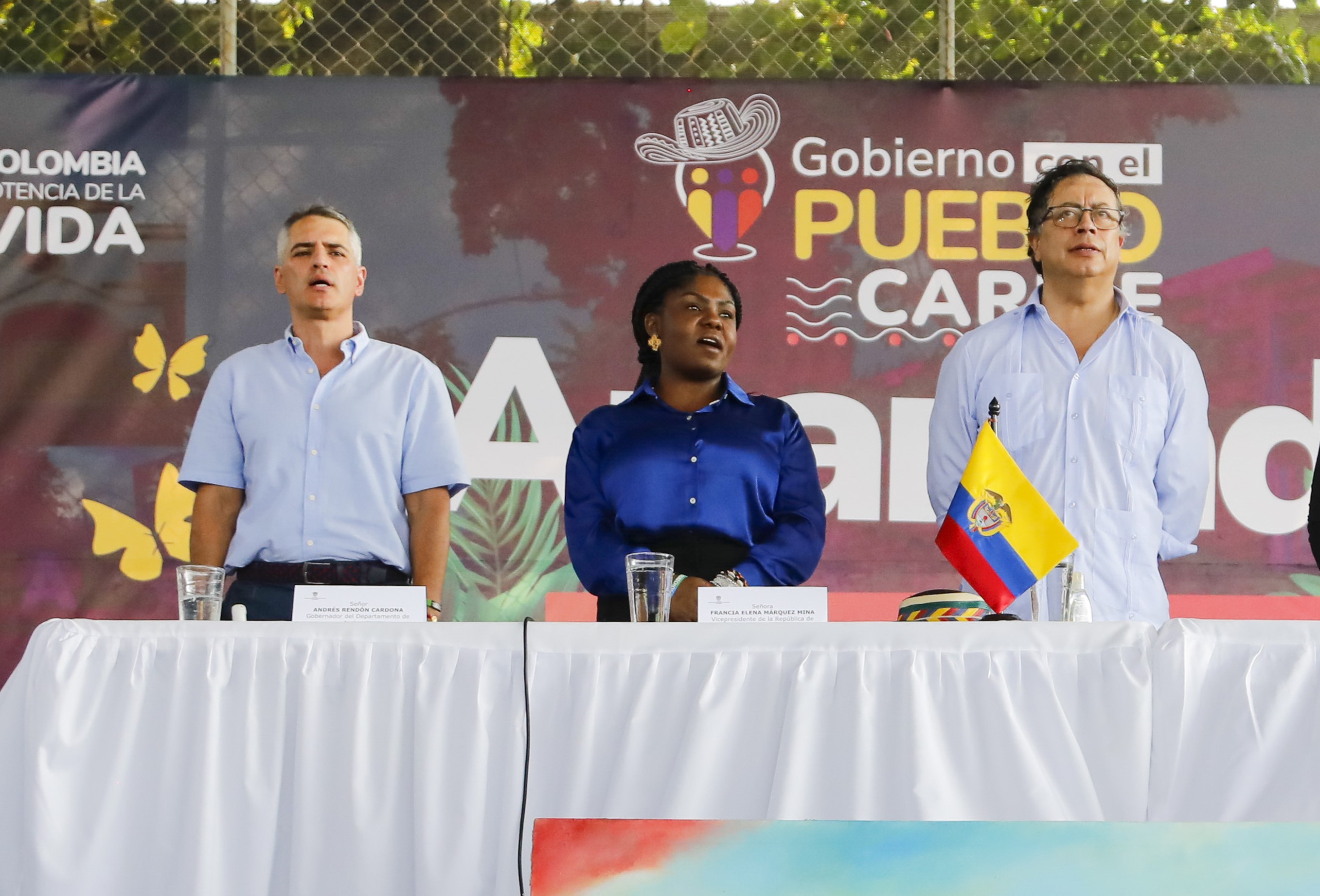 Gobernador de Antioquia, Andrés Julián Rendón; vicepresidenta Francia Márquez y presidente Gustavo Petro.