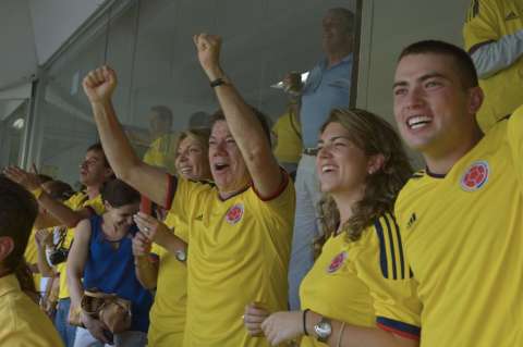 Presidente Santos espera ser de buena suerte para la selección