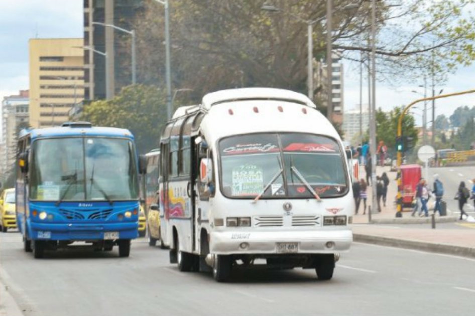 225 buses del transporte tradicional, propiedad del SITP, continuaron rodando en el viejo esquema por dos años. / Gustavo Torrijos