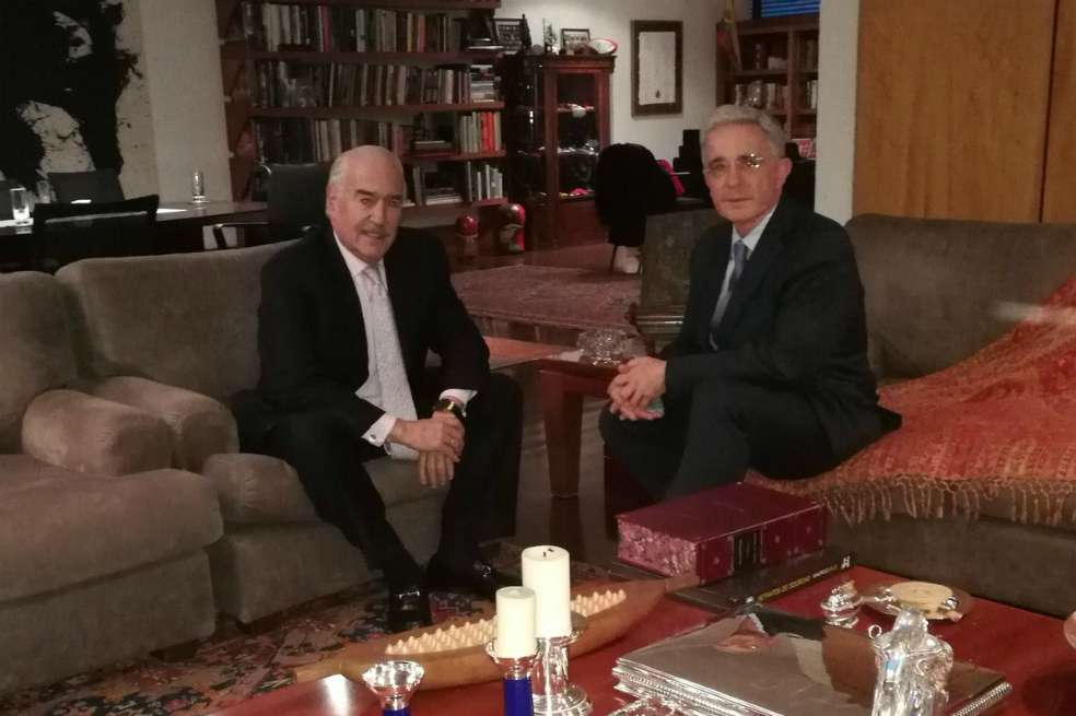 Los expresidentes Andrés Pastrana y Álvaro Uribe Vélez. / Tomada de Twitter