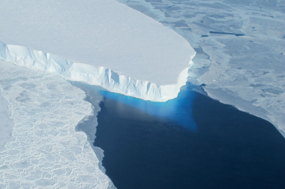 El calentamiento de los océanos ha hecho que se derritan los Polos, dando pie a escenas como esta. Los ecologistas piden acciones más drásticas. / Nasa