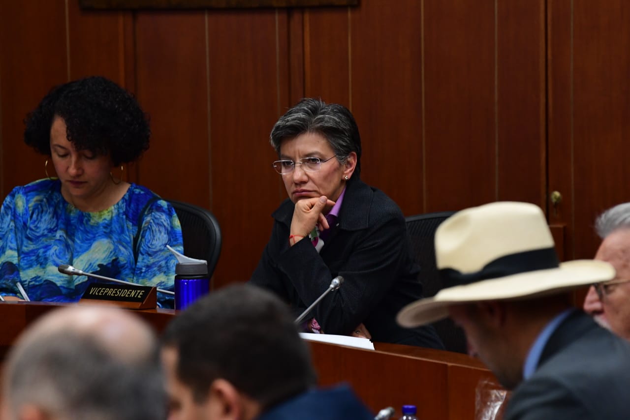 La Alcaldesa Mayor fue citada por el Senado para que expusiera en qué va el litigio entre la UAESP y el CGR Doña Juana.