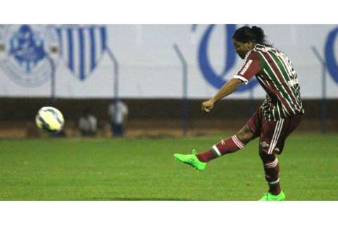 Corinthians líder del Brasileirao; Ronaldinho vuelve a ganar con Fluminense
