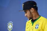 Neymar no guarda rencor a Zúñiga por el rodillazo que le lesionó