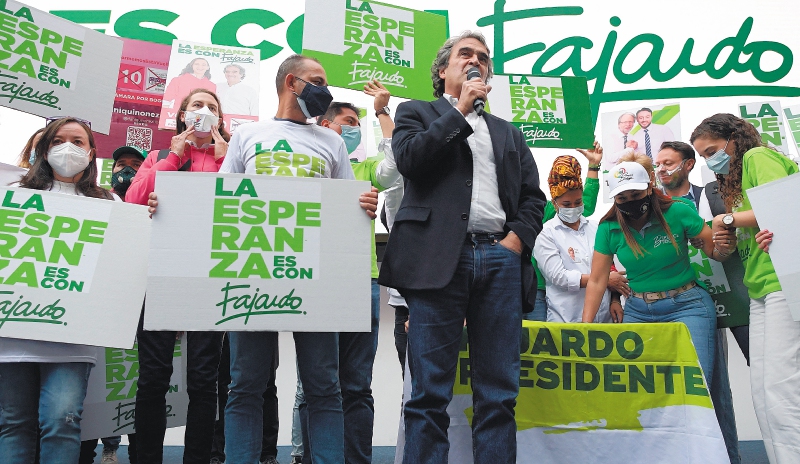 Sergio Fajardo, en la Coalición Centro Esperanza, obtuvo algo más de 720.000 votos el 13 de marzo, la cuarta votación de las consultas. / AFP