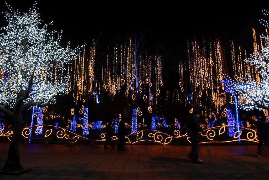 Recorrido por los diferentes alumbrados navideños de la capital durante las fechas de navidad y año nuevo