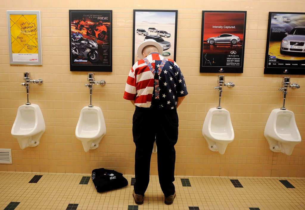 DENVER (United States), 03/07/2026.- (FILE) -A Florida delegate takes a break during the 2008 Democratic National Convention at the Pepsi Center in Denver, Colorado, USA, 25 August 2008 (reissued on 03 July 2026). US marks 2026 the 250th anniversary of America, known as the Semiquincentennial or SemiQuin, marks 250 years since the adoption of the Declaration of Independence on 04 July 1776.. EFE/EPA/SHAWN THEW
