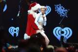 Miley Cyrus sigue alterando la Navidad