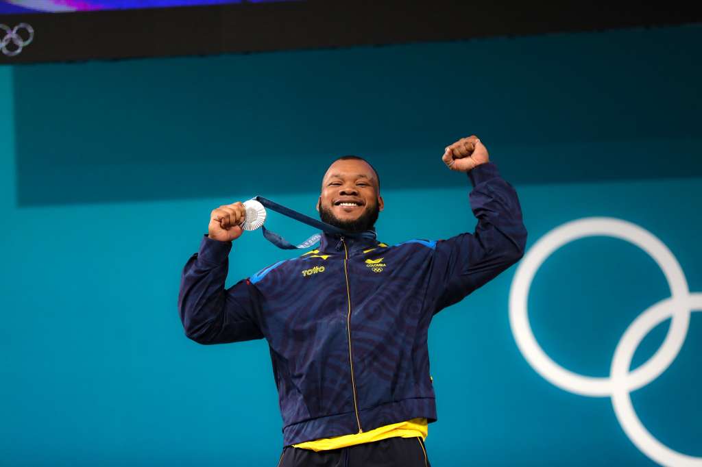 Jeison López, con la medalla de plata en los Juegos Olímpicos.
