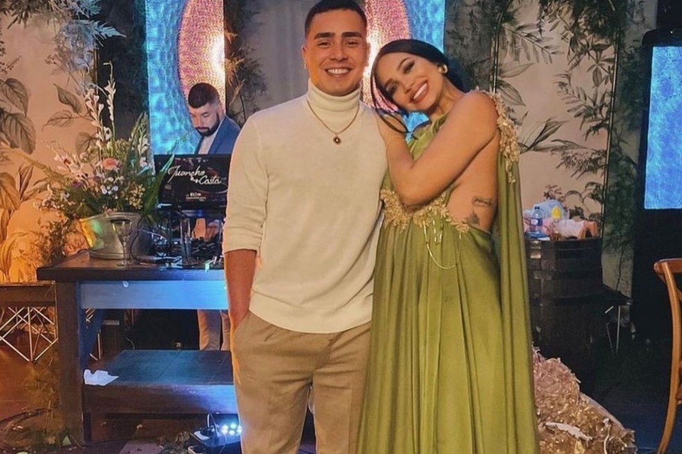 Recientemente, Andrea Valdiri presumió el romántico regalo de San Valentín que Romeo Santos le envió. Esta fue la reacción de Felipe Saruma.