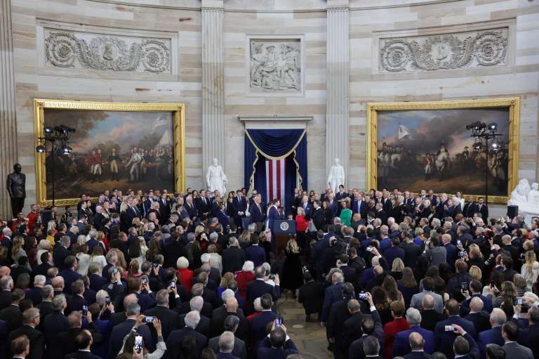Washington (United States), 20/01/2025.- J.D. Vance is sworn in as U.S. Vice President on the day of Donald Trump Presidential Inauguration at the Rotunda of the U.S. Capitol in Washington, U.S. January 20, 2025. EFE/EPA/Fabrizio Bensch / POOL
