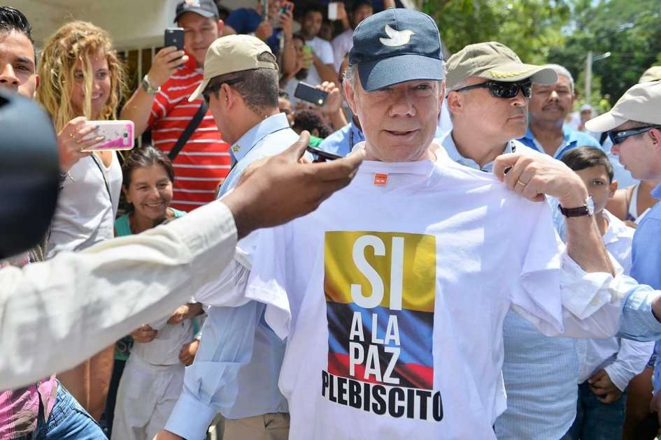 La campaña del Sí, ligada casi por entero a las figuras políticas nacionales y regionales, invita a pensar que lo que está en juego es una votación más. Como si estuviéramos de regreso a la reelección, eligiendo una simple opción de poder y no definiendo si este país cree que con los acuerdos que se firmen es posible tener un mejor país. / Presidencia de la República.