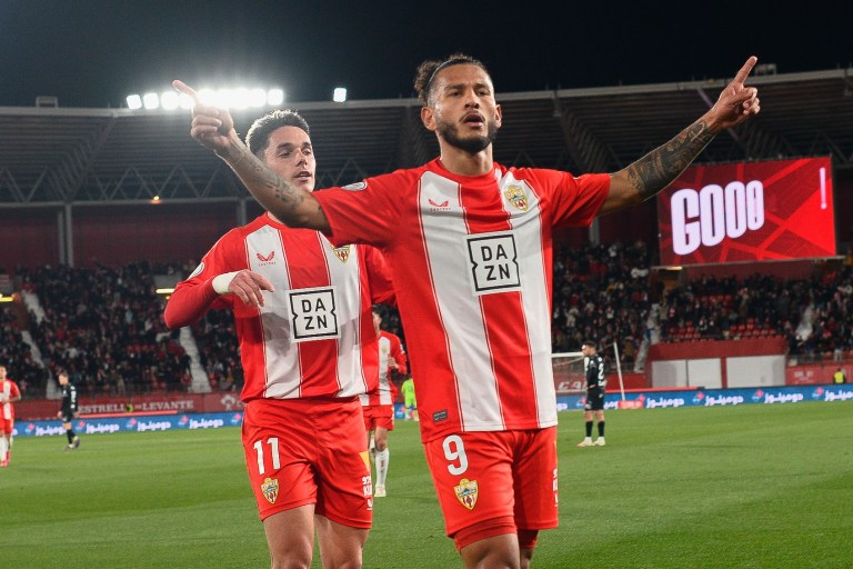 Luis Javier Suárez lidera la tabla de goleadores de la segunda división de España