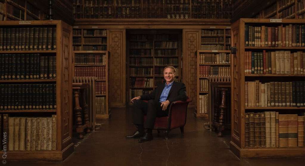 Dan Brown, autor de "El código da Vinci", "Ángeles y Demonios", "Inferno", y cuya última novela, "Origen", encabeza las listas de los libros más leídos en los últimos meses.  / Cortesía