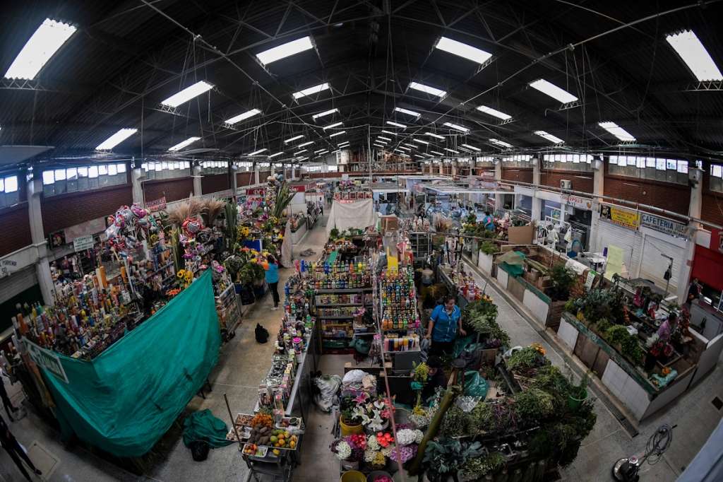 Plaza de mercado Las Ferias, en Bogotá.  / Mauricio Alvarado - El Espectador
