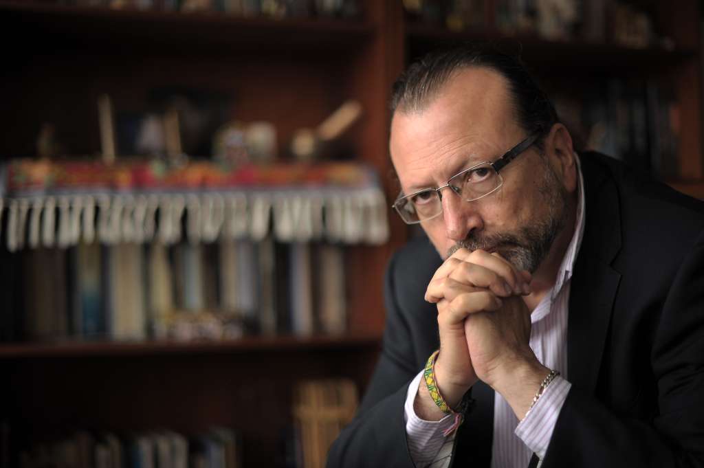 El escritor colombiano y columnista de El Espectador William Ospina.