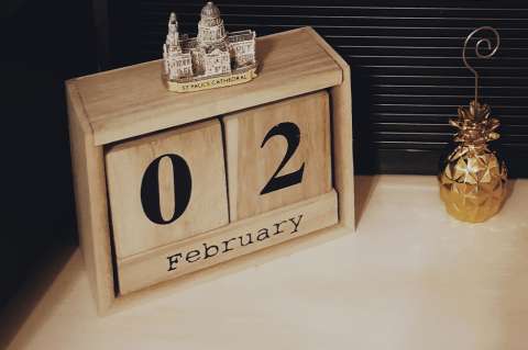 ¿Qué significa el 222? Conoce cómo este número abre puertas el 2/2/22