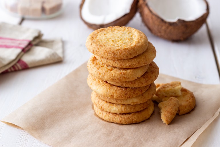 Receta para aprender a hacer coquitos, un dulce para compartir