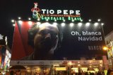 "Blanca Navidad", la controversial valla en Madrid promocionando serie sobre Pablo Escobar
