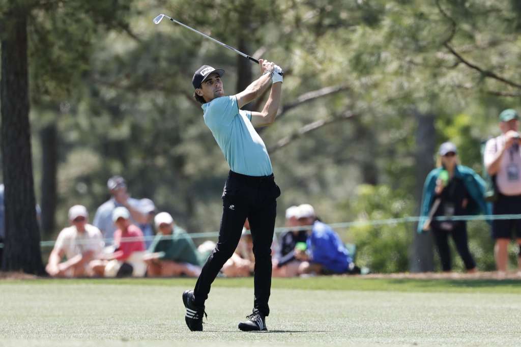 AUGUSTA (United States), 13/04/2025.- Joaquin Niemann of Chile hits from the first fairway during the final round of the 2025 Masters Tournament at the Augusta National Golf Club in Augusta, Georgia, USA, 13 April 2025. EFE/EPA/ERIK S. LESSER