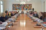 Santos alista gabinete para la paz