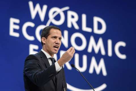 ¿Logrará Guaidó el apoyo que necesita durante su visita a Davos (Suiza)?