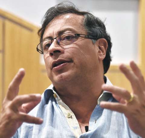 Las visitas a La Picota que enredan a la campaña de Gustavo Petro