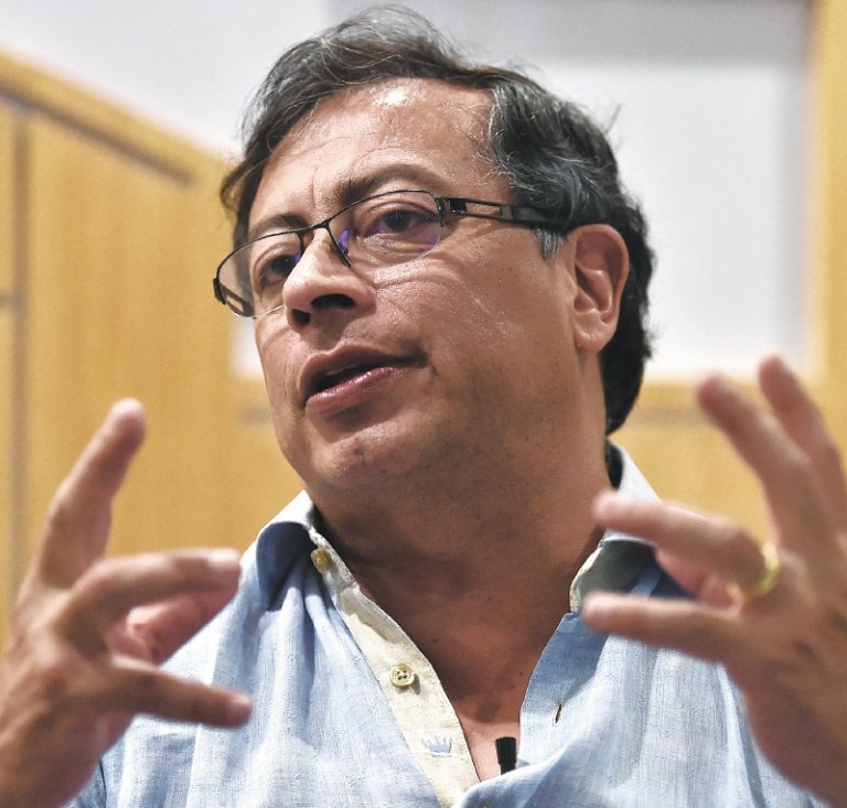 Las visitas a La Picota que enredan a la campaña de Gustavo Petro